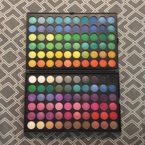 120 Rainbow eyeshadow palette unused